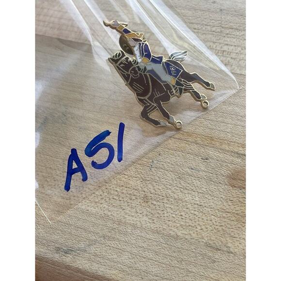 Lions Club Lapel Pin 1981 Horse 1-1/4" Vintage - Picture 4 of 4